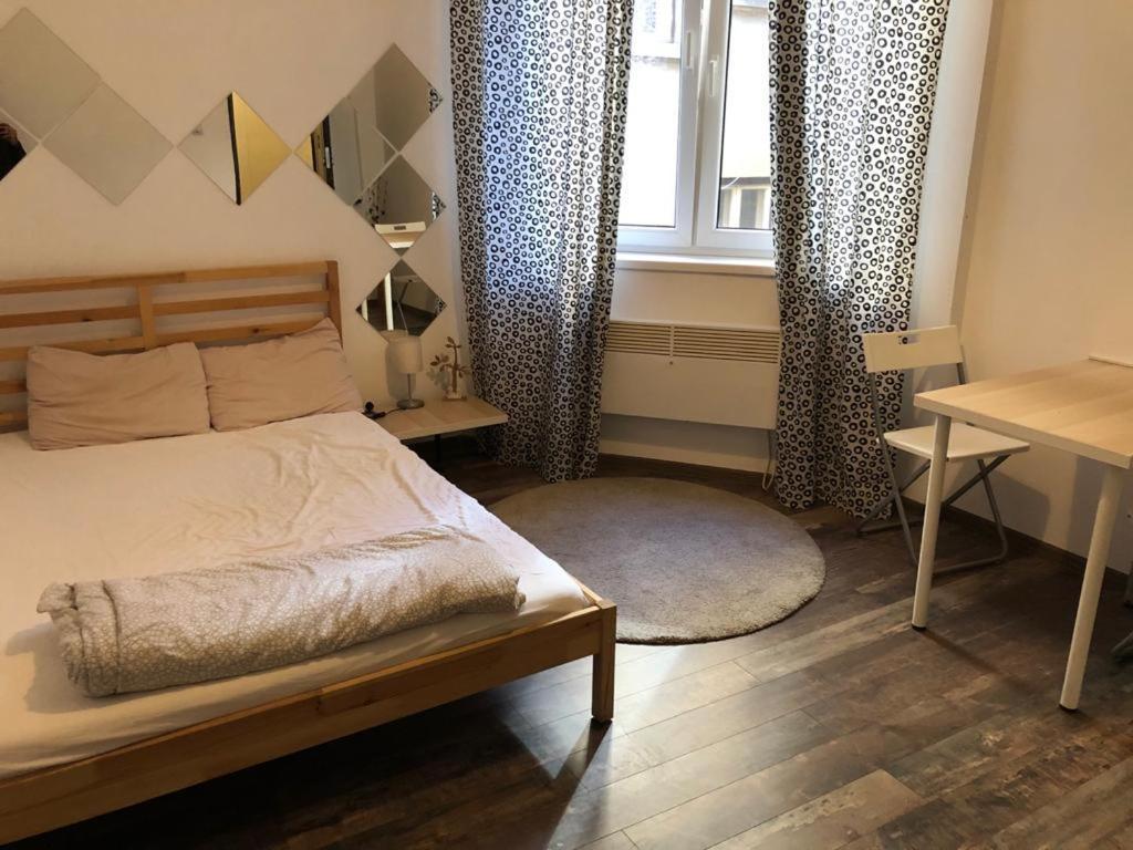 Studio Old Town By Dtm Properties Apartamento Bucarest Exterior foto